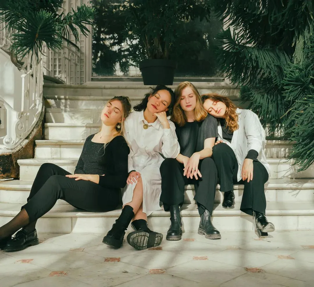 67863cbe3a62361b7e7108fa_photo_lg-p-1080